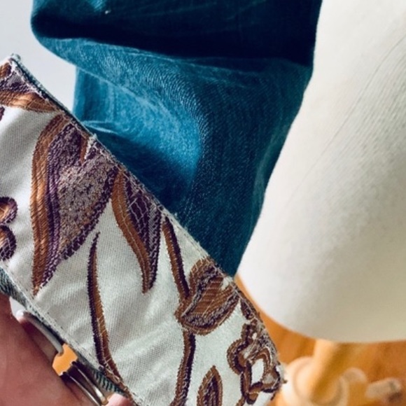 Pearl lace & floral cuffs embellished denim jacket - Picture 4 of 11